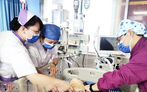 九江市護(hù)理質(zhì)控中心專(zhuān)家組蒞臨九江學(xué)院附屬醫(yī)院開(kāi)展護(hù)理服務(wù)質(zhì)量督導(dǎo)檢查